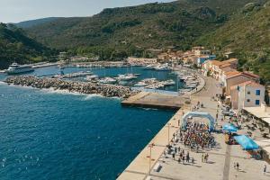 Run the Tuscany Islands 2026: Roberto Boni e Chiara Bertino trionfano nella prima edizione