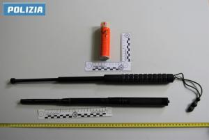 Portoferraio, controlli della Polizia: sequestrati due manganelli telescopici