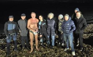 Un tuffo in mare per San Silvestro, per augurare miglior futuro a tutte le donne