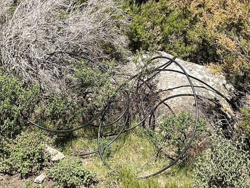 Madonna del Monte, “invasione” di tubi in pvc. La segnalazione di un cittadino