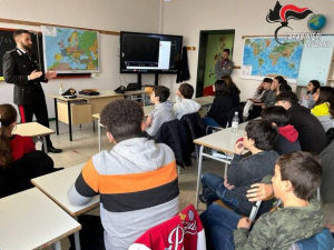 Cultura della Legalità - Marciana Marina: I Carabinieri incontrano i ragazzi a scuola