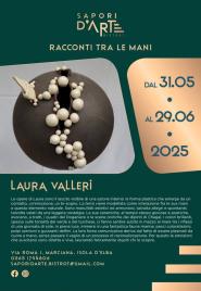 A Sapori d'Arte "Racconti tra le Mani", l'esposizione di opere in ceramica di Laura Valleri