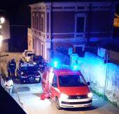 Incendio in uno stabile in Via della Regina (con difficoltà di accesso)