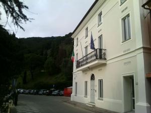 Rio per Corsini &quot;un paese troppo abituato a non rispettare le regole&quot; - Scontro in consiglio comunale