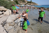 Maratona di plogging all'Isola d'Elba con Bebe Vio, i dipendenti di Sorgenia e i cittadini