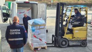 Pesca a strascico senza autorizzazione: la Guardia Costiera di Portoferraio confisca una tonnellata di prodotto ittico