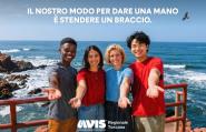 La campagna estiva 2026 di AVIS: «Il nostro modo per dare una mano è stendere un braccio»