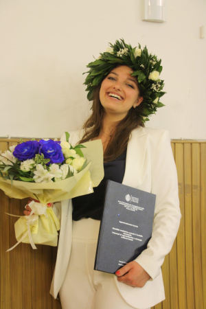 Francesca Marotti ha conseguito il titolo di insegnante specializzata per le attività di sostegno