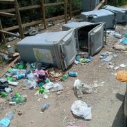 Immondizia e cinghiali nella Valle dei Pozzatelli: la denuncia dei residenti