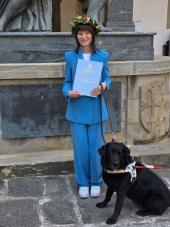 Laura Paolini si è laureata in Giurisprudenza con il massimo dei voti