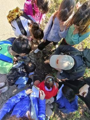 Alla De Laugier grande festa finale del primo anno del progetto “I Sentieri delle bambine e dei bambini”