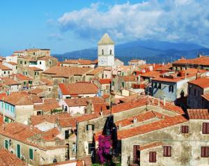 Capoliveri rafforza l’impegno sull’infanzia: in arrivo tre nuovi parchi giochi per i bambini