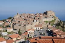 Il Castello si tinge di rosa: ad agosto tradizione, solidarietà e partecipazione a Giglio Castello