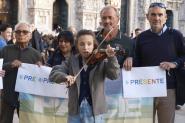 Il flash mob per la Pace dei Messaggeri del Mare a Milano