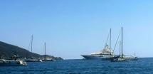 Il superyacht Boardwalk nel golfo di Marina di Campo
