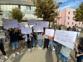 Fotocronaca: gli studenti manifestano per le problematiche dell'edificio del Grigolo e non solo