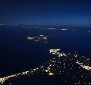 L’Elba vista dal cielo di notte