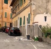 Degrado in via Lambardi a Portoferraio, necessario un intervento urgente