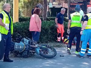 Scontro tra auto e moto: ferito motociclista