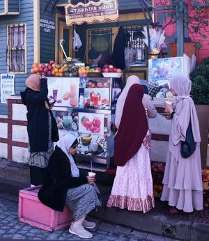 “STREET FOOD” -  La foto della Settimana è di Claudio Dellea