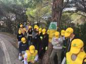 Bimbi di Capoliveri che puliscono il mondo (cominciando dalla pineta presso la scuola)