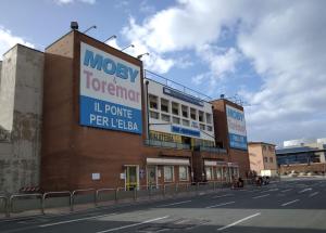 Per alleviare i disagi di chi resta bloccato per la notte a banchina (a Piombino)