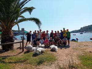 Mola ripulita dagli scout Agesci della Valsusa e Legambiente