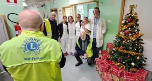 La vicinanza del Lions Club all'ospedale di comunità elbano in occasione del Natale