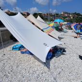 Fotonotizia:  altre "prepotenze balneari" alle Ghiaie