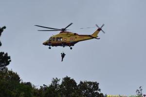 Rovinosa caduta di un ciclista a Poggio del Molino a Vento, complesse le operazioni di soccorso