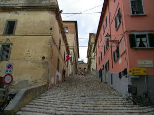 Degrado e cantiere aperto abbandonato in Salita Napoleone, l'interrogazione Di Tursi