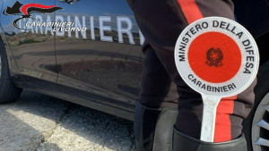 A bordo di scooter rubato, ubriaco e con patente scaduta. Fermato e denunciato dai Carabinieri