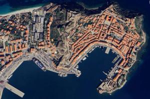 Passeggiata alla scoperta dei giardini del centro storico di Portoferraio