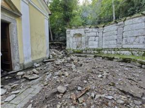 Fotonotizia: frana alla Madonna del Monte