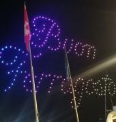 In tanti a Portoferraio per assistere allo spettacolo dei droni