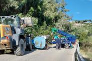 Un trattore si rovescia sulla carreggiata. SP 29 Bivio S.Piero-S.Ilario-La Pila momentaneamente chiusa al transito