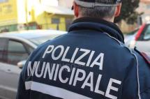Controlli della Polizia Municipale: sequestrato un veicolo e sospesa un’attività di ristorazione