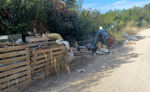 A Sciambere: Fuochi e sculacciate, penecefali e discariche
