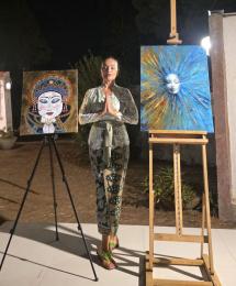 Poesia pace e magia al Museo Bolano con Moira Lena Tassi che incanta il pubblico con "Rotta Elba-Bali"