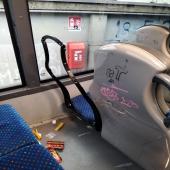 AT: atti vandalici sui bus elbani