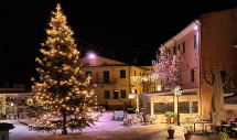 Natale capoliverese - tutti insieme per dimostrare che anche in inverno si può...