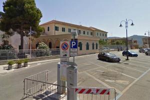 Giovanni Fratini: la sosta auto alla Linguella arbitrariamente interdetta ai comuni cittadini