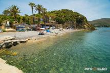 Yoga della risata, ogni lunedì sera riunione alla spiaggia dell'Enfola