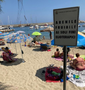 Spiaggia del Capitanino e traffico, critiche alla giunta marinese