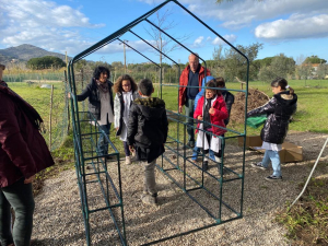 Orto in classe con la Scuola Primaria Casa del Duca e il Lions Club elbano