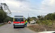 Auto si ribalta a Rio, conducente illesa