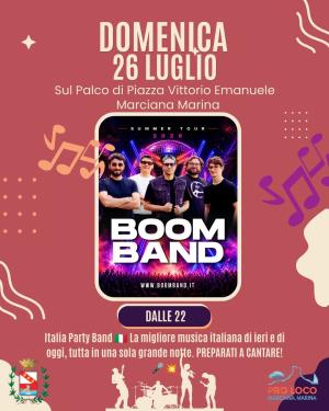 Sul palco di Marciana Marina le hit più iconiche dell'estate italiana, con la Boom Band
