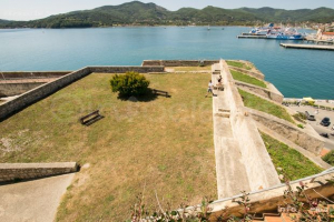 Pulizia &#039;acrobatica&#039; di un bastione delle Fortezze Medicee