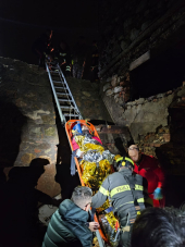 Fotocronaca del salvataggio del ferito sulla scogliera a Rio