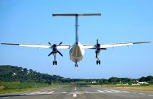 La "nazionale" di calcio elbana a favore dell'allungamento della pista dell'aeroporto